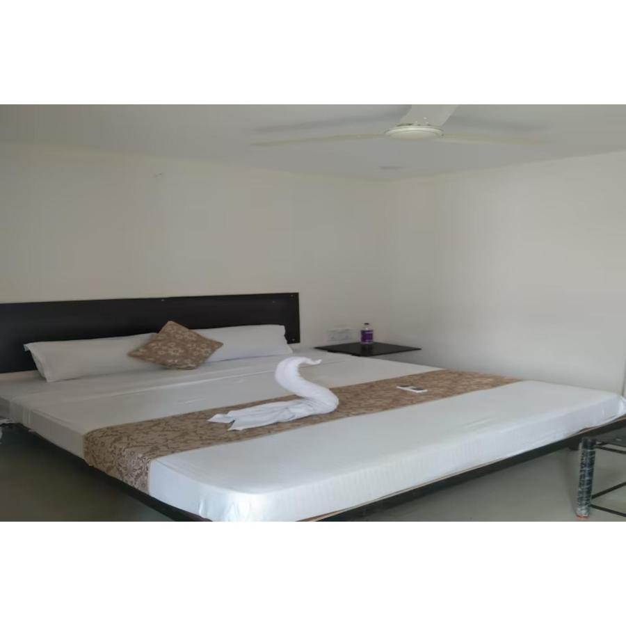שמשבאד Hotel Meridian Grand מראה חיצוני תמונה